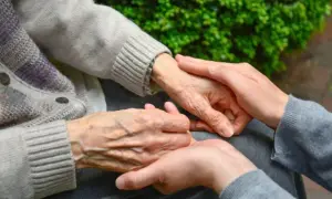 Nowe świadczenia dla opiekunów i seniorów 2024: Jak wybrać?