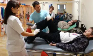 Rehabilitacja dzienna: Złoty środek między domem a szpitalem?