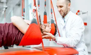 Dyskopatia: Ile trwa rehabilitacja? Poznaj realne ramy czasowe