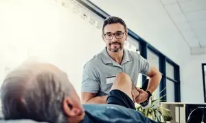 Fizjoterapeuta: Kto to jest i kiedy pomoże? Przewodnik po zawodzie