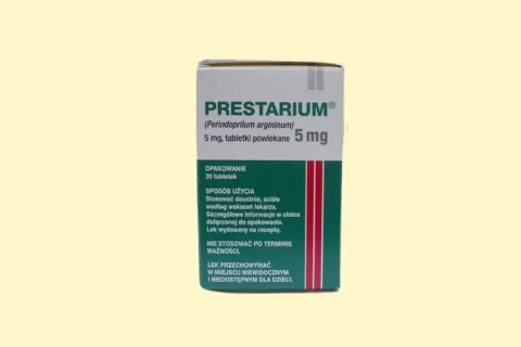Opakowanie leku Prestarium 5 mg, stosowanego na nadciśnienie. Zawiera 30 tabletek powlekanych.