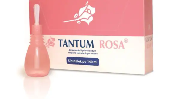 Tantum Rosa po porodzie: różowa buteleczka z aplikatorem i opakowanie z różą. Pomoc w higienie intymnej.