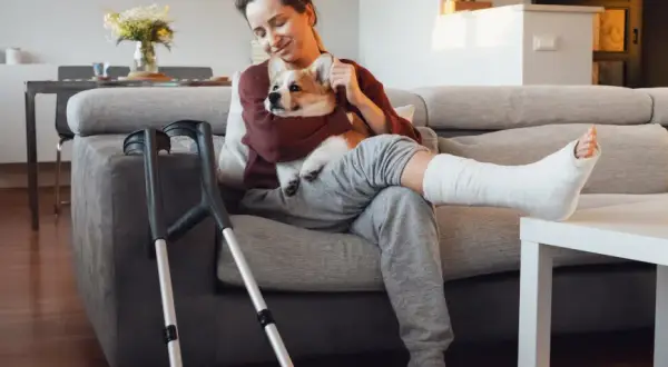 Złamanie pięty: ile trwa rehabilitacja? Poznaj realne etapy