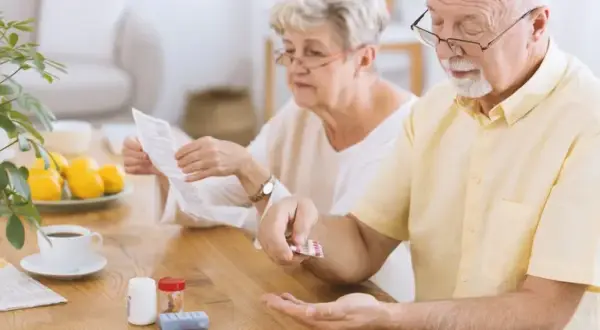 Bezpłatne leki dla seniorów 65+: Kto wystawi receptę "S"?