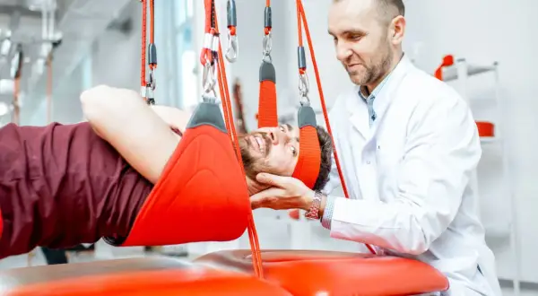 Dyskopatia: Ile trwa rehabilitacja? Poznaj realne ramy czasowe