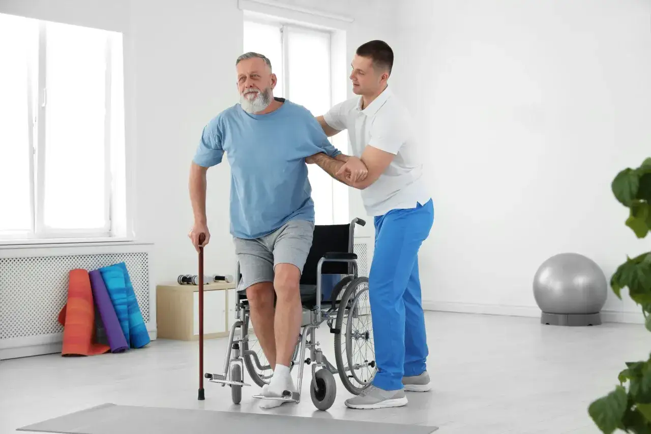 pacjent fizjoterapia endoproteza biodra szpital