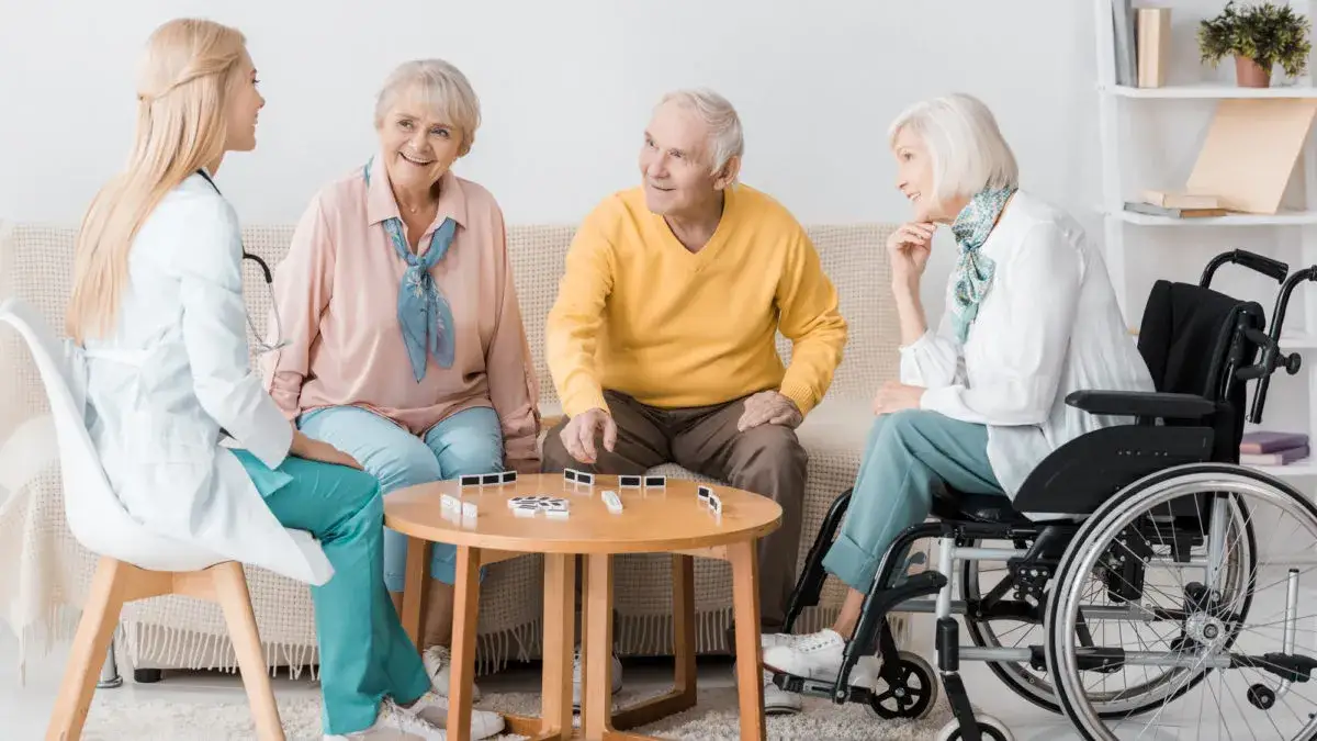 senior w domu opieka empatia wsparcie